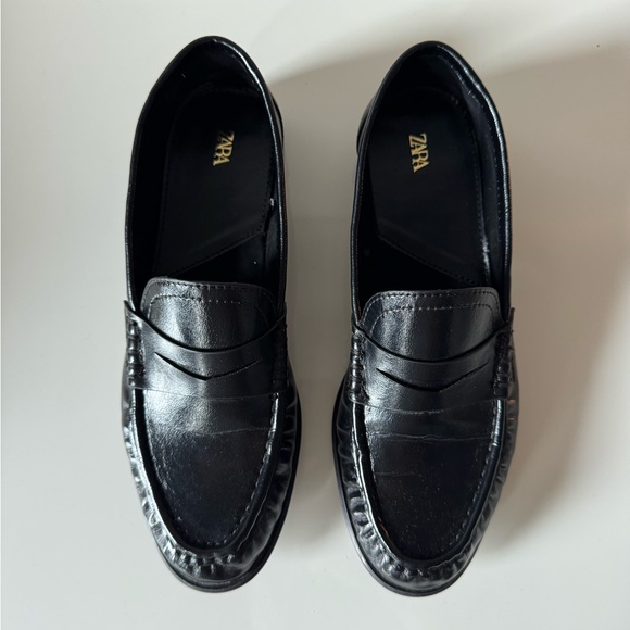 Zara • Black Leather Loafers Ruched - Picture 3 of 10